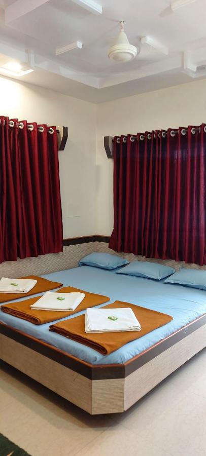 Sai Raghunandan Guest House Shirdi Exterior foto
